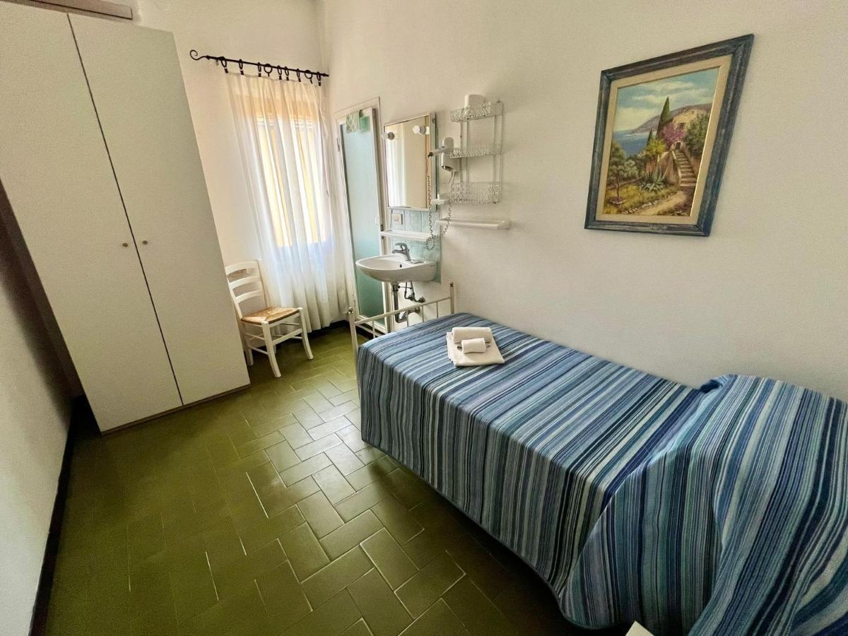 Bed&Breakfast Villa Lorena Forte dei Marmi Exteriör bild