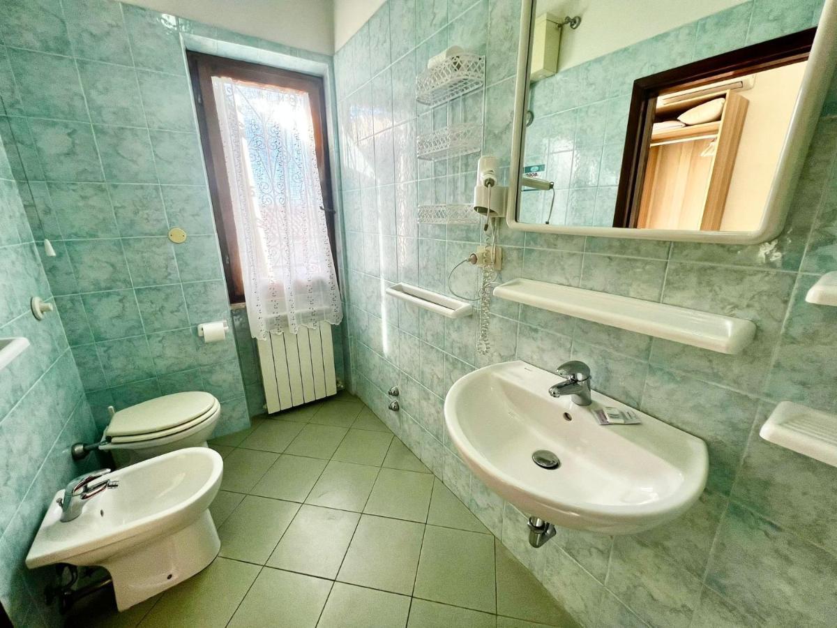 Bed&Breakfast Villa Lorena Forte dei Marmi Exteriör bild