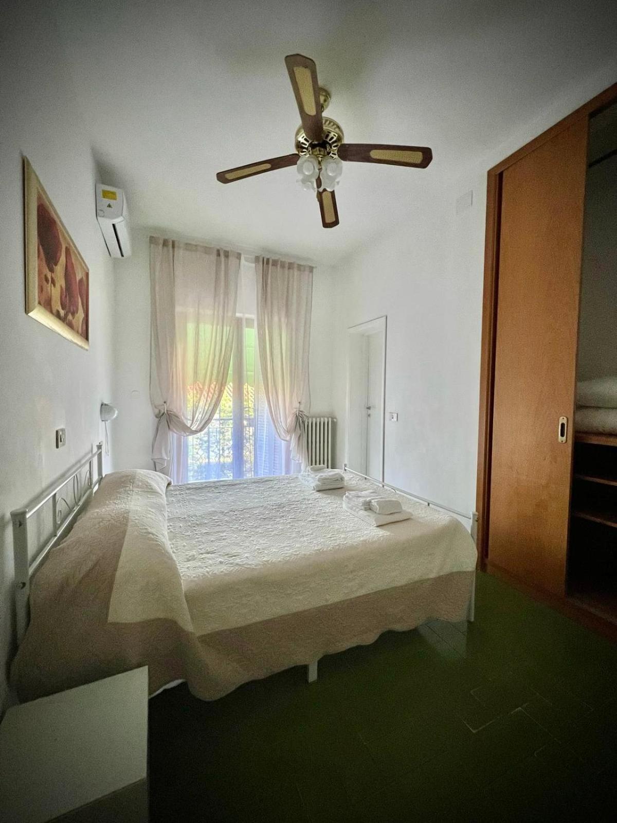 Bed&Breakfast Villa Lorena Forte dei Marmi Exteriör bild