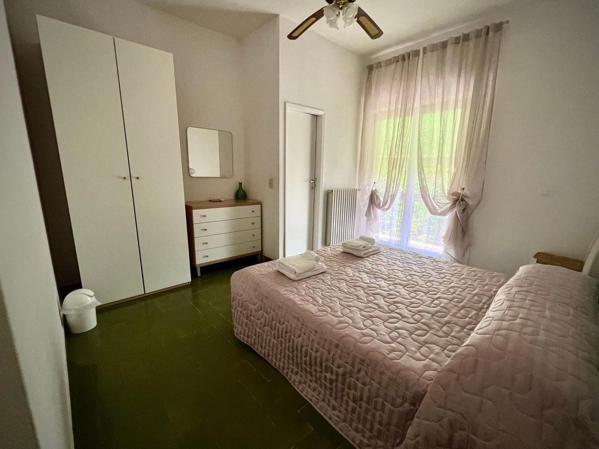 Bed&Breakfast Villa Lorena Forte dei Marmi Rum bild