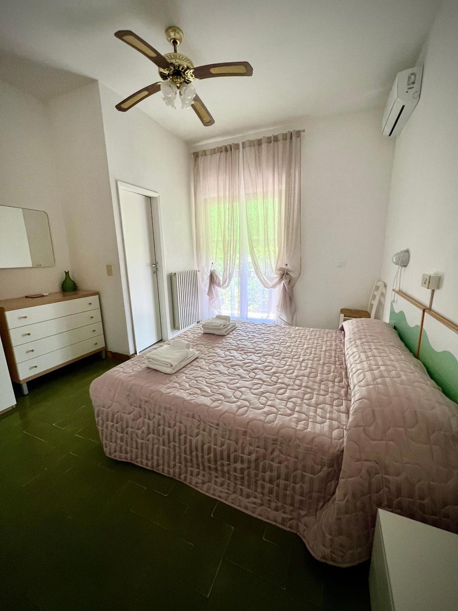 Bed&Breakfast Villa Lorena Forte dei Marmi Exteriör bild